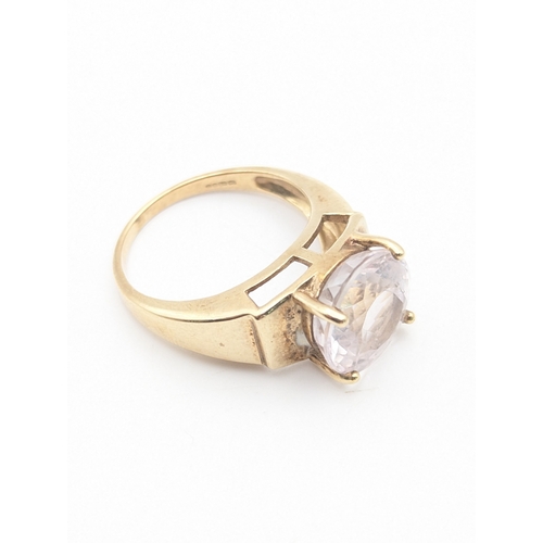 42 - A 9ct yellow gold and spinel dress ring, size N1/2, weight 5.1g
Location: R1
If there is no conditio... 