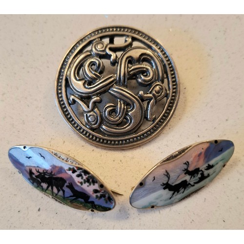 39 - Three mid 20th Century Norwegian silver brooches to include 2 Gustav Hellstrom enamel brooches total... 