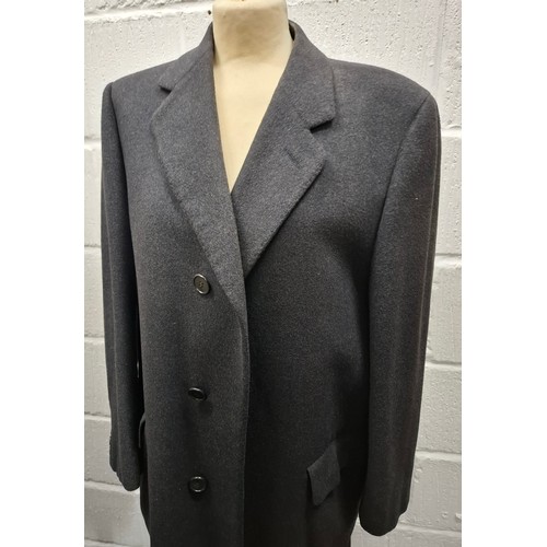 52 - A late 20th Century Chester Barrie for Austin Reed gents charcoal grey cashmere coat having 2 side p... 