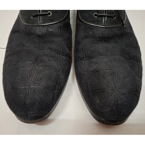 18 - Prada- A pair of gents black lace up shoes, size 10 (13