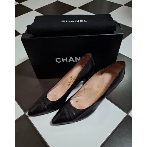 5 - Chanel- A pair of black leather court shoes, made in France, European size 38.5, 3
