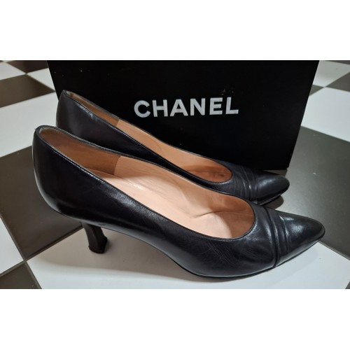 5 - Chanel- A pair of black leather court shoes, made in France, European size 38.5, 3