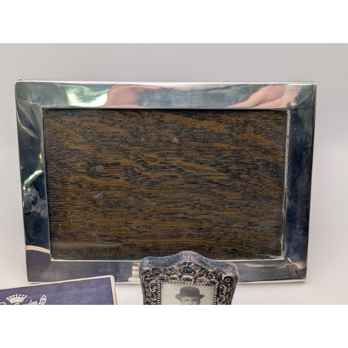32 - Mixed collectables to include a silver cased propelling pencil, a silver front and back pocket utili... 