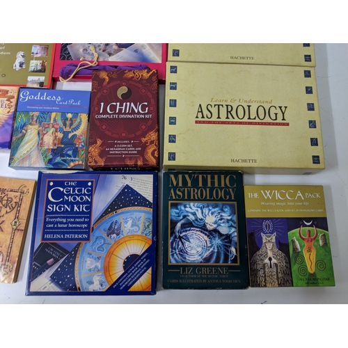 4 - A mixed lot to include a Crystal wisdom kit, a book on Feng Shui, the complete I Ching, an understan... 