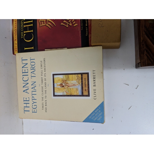 4 - A mixed lot to include a Crystal wisdom kit, a book on Feng Shui, the complete I Ching, an understan... 