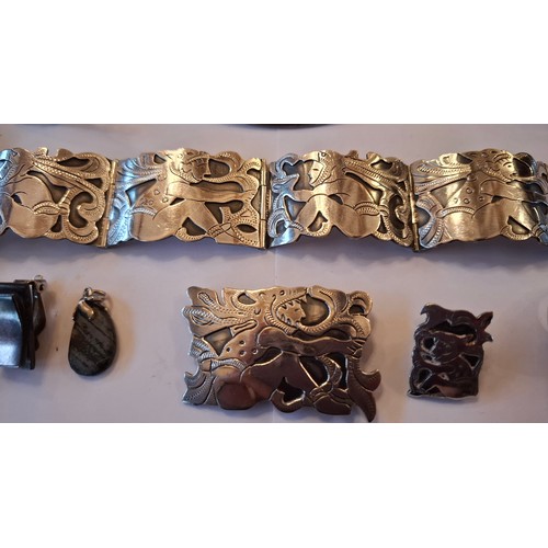 38 - A quantity of silver jewellery to include a Guatemala R&M silver tablet bracelet 47.5g and matching ... 
