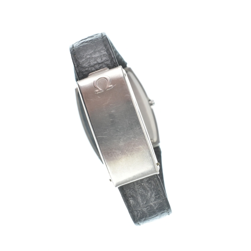 31 - A Omega Constellation Electroquartz f8192 Hz, gents stainless steel wristwatch, circa 1970s, the sil... 