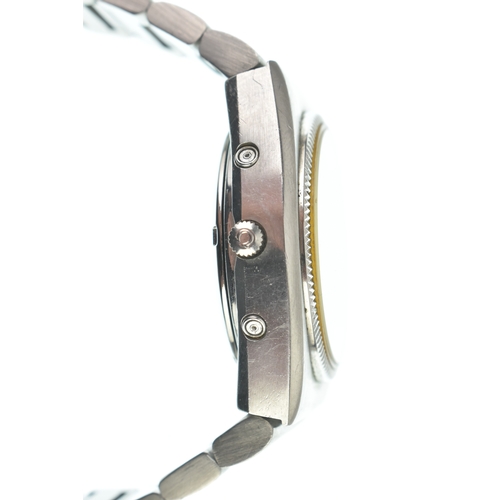 32 - A Omega Constellation Megaquartz 32 KHz, gents stainless steel wristwatch, circa 1970s, the silvered... 