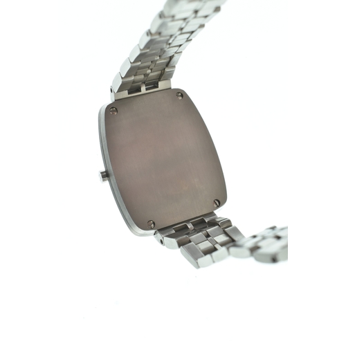 33 - A Omega Constellation Beta 21, Electroquartz f8192 Hz, gents stainless steel wristwatch, circa 1970s... 