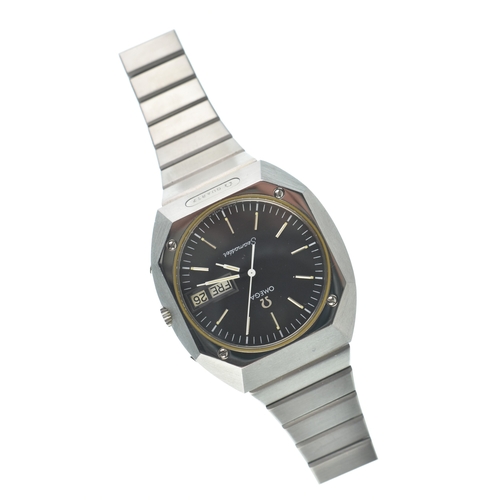 34 - A Omega Seamaster Mariner, quartz, gents stainless steel wristwatch, circa 1970s, having a blue dial... 
