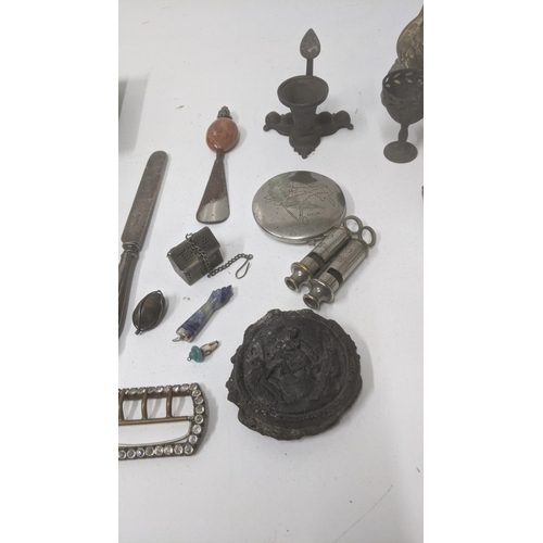 26 - Collectables to include a brass figure of a Buddah and two vintage G.P.O whistles.
Location: A2F
If ... 