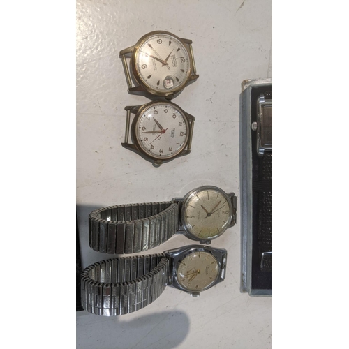 29 - Vintage gents wristwatches to include a mid-century Fero 17 jewels and an Aramona 25 jewels.
Locatio... 