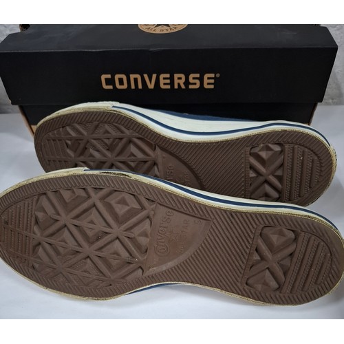 59 - A pair of vintage men's navy Converse All Star hi top fabric shoes UK7 with branded box together wit... 