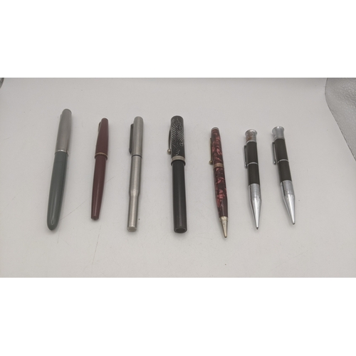 47 - Vintage writing instruments to include a Parkette deLuxe propelling pencil without lead, a pair of P... 