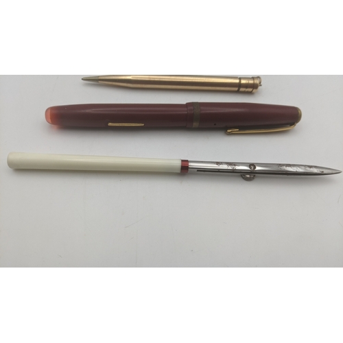 53 - Vintage writing equipment to include a boxed Conway Stewart 36 fountain pen with a blue striped desi... 