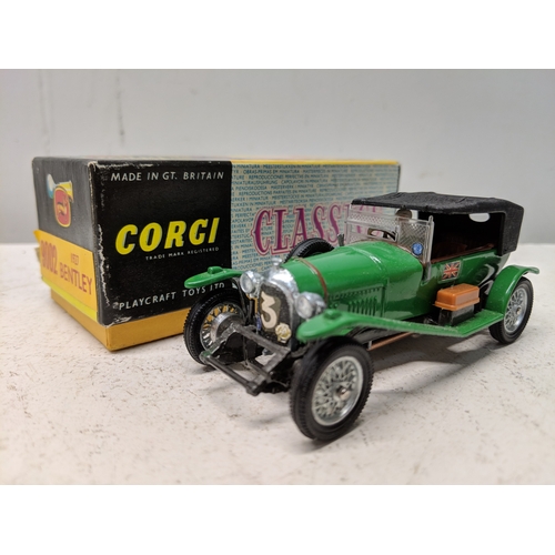 172 - Two boxed Corgi Classics to include a 1910 Daimler model no 9021 and a 1927 Bentley model no 9002
Lo... 