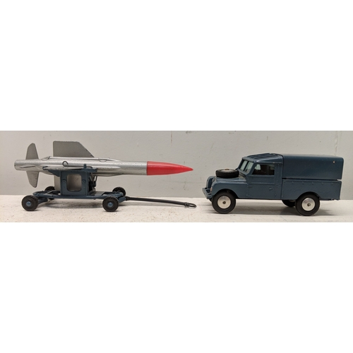 180 - A Corgi Toys no3 Gift Set - Thunderbird Guided Missile on assembly trolley and a R.A.F. Land Rover
L... 