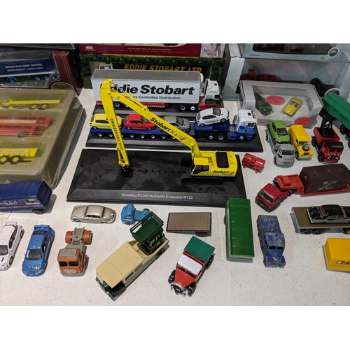 60 - A mixed lot of model vehicles to include commercial, Corgi Trackside, two Eddie Stobart vehicles and... 