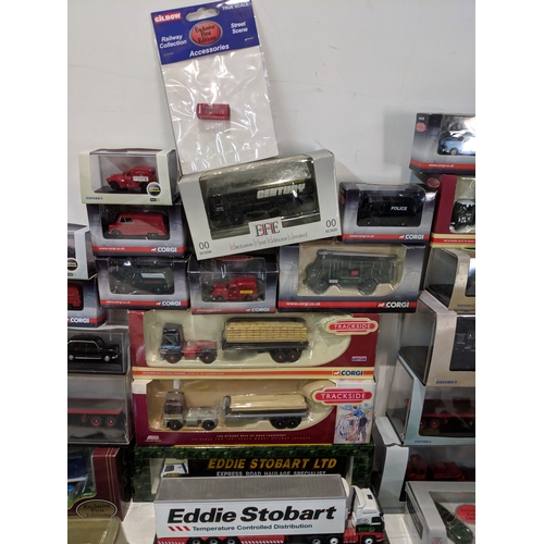 60 - A mixed lot of model vehicles to include commercial, Corgi Trackside, two Eddie Stobart vehicles and... 