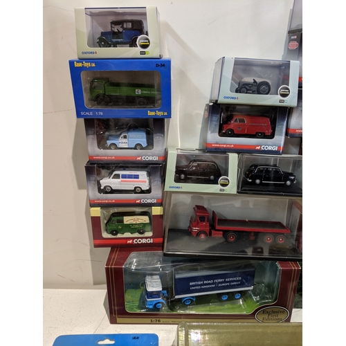 60 - A mixed lot of model vehicles to include commercial, Corgi Trackside, two Eddie Stobart vehicles and... 