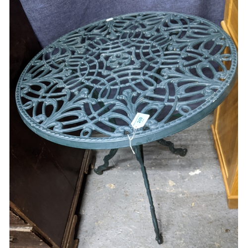 269 - A green painted metal garden table and one armchair.
Location: G
If there is no condition report sho... 