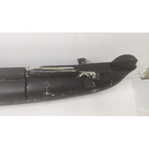 237 - A scratch-built radio controlled submarine 140cm  long A/F Location:
If there is no condition report... 