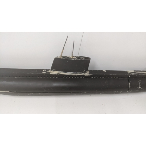 237 - A scratch-built radio controlled submarine 140cm  long A/F Location:
If there is no condition report... 