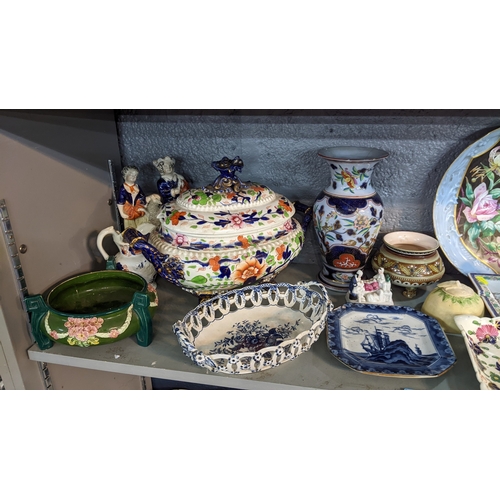 221 - A mixed lot of china and ceramics to include a Delft plate, Art Deco figure, a Sampson ashtray and o... 