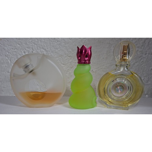 40 - A collection of fragrances to include Nina Ricci Bella and Belles de Ricci, Givenchy 'Oblique', Chlo... 