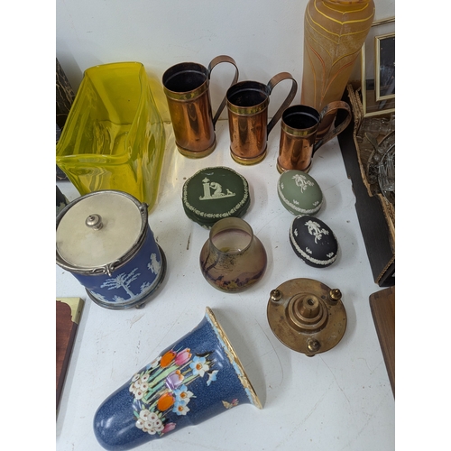 16 - A mixed lot to include Wedgwood Jasperware, a marble Art Deco desk tidy, mixed metalware and ceramic... 