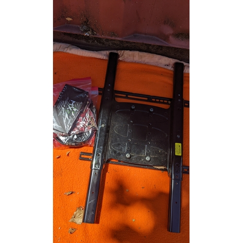 22 - A Sony 65 inch TV with wall bracket
Location: BB
If there is no condition report shown, please reque... 