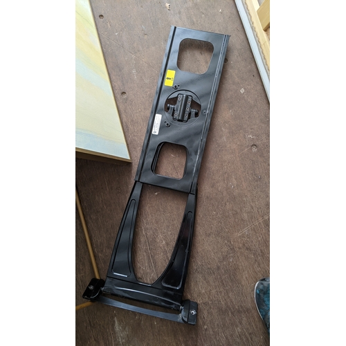 25 - A Sony 48 inch TV with wall bracket (no power cable)
Location: BB
If there is no condition report sh... 