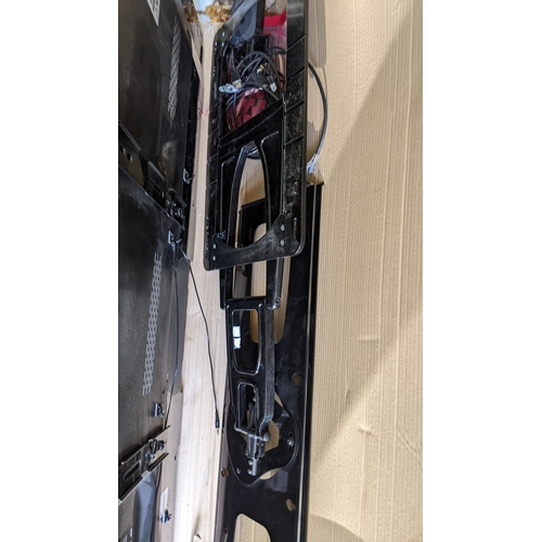 27 - A Samsung 60 inch TV with wall bracket
Location: BB
If there is no condition report shown, please re... 