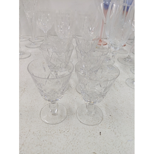 31 - Mixed glassware to include wine glasses, champagne flutes, brandy balloons and others
Location: 3-3
... 
