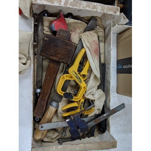 51 - Hand tools to include a Stanley plane No 4 1/2, fret saws, screwdrivers, chisels, drills, raw plugs,... 