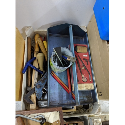 51 - Hand tools to include a Stanley plane No 4 1/2, fret saws, screwdrivers, chisels, drills, raw plugs,... 