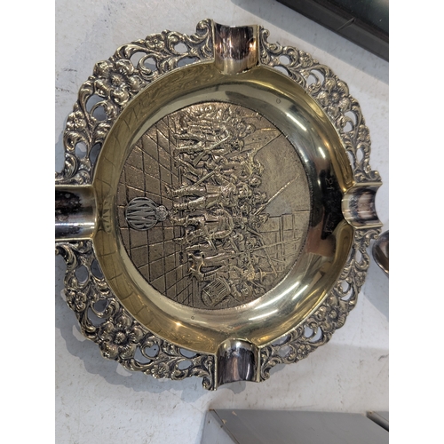 6 - A mixed group of collectables to include a mid-20th century scientific or assay balance weight set, ... 