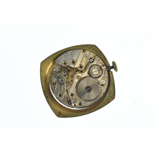15 - An early/mid 20th century 9ct gold gents mid-size manual wind wristwatch, having a silvered dial wit... 
