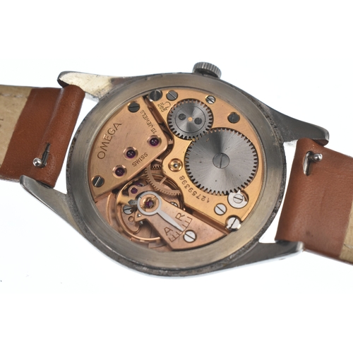 27 - An Omega 'Jumbo' manual wind, gents, stainless steel wristwatch, circa 1950, ref no 2505-21, the sil... 