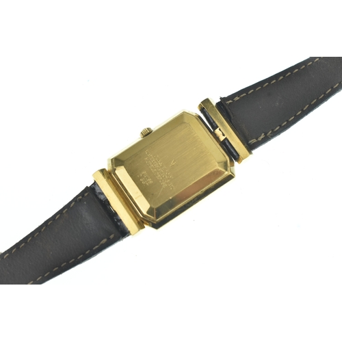 39 - A Credit Suisse gold plated, gents, quartz wristwatch, having a Credit Suisse fine 999.9 gold ingot ... 