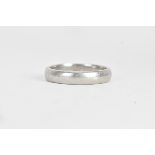 7 - A Tiffany platinum wedding band, with outer presentation box, size S 1/2, 9.4 grams
If there is no c... 
