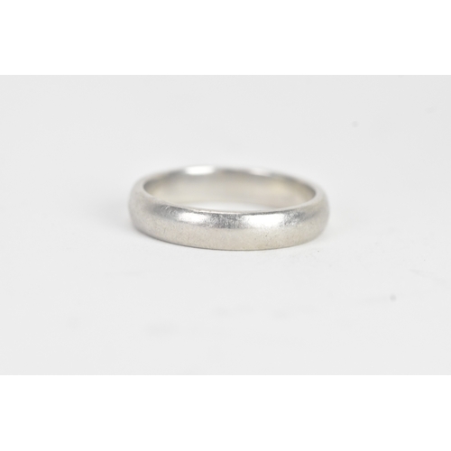 7 - A Tiffany platinum wedding band, with outer presentation box, size S 1/2, 9.4 grams
If there is no c... 