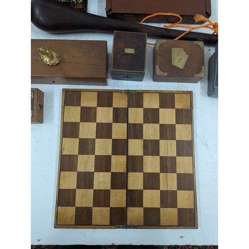 Collectables to include a Kodak no 3 camera, a small walnut box, a ...
