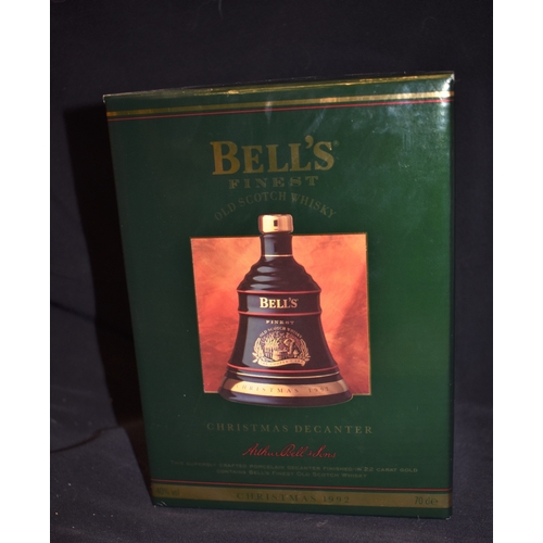 17 - Bell's Christmas 1992. The 1992 edition from Bell's collectible commemorative decanter series. This ... 