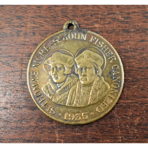 87 - Christian Canonization Medallion to Commemorate the English Martyrs St. Thomas More and St. John Fis... 