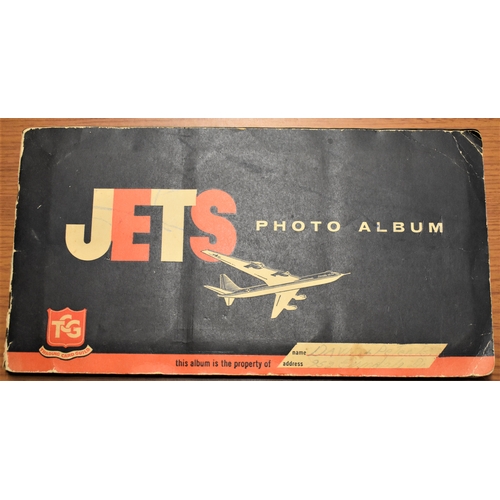 193 - Topps 1956 Jets photo album; cards numbers 1 to 120 missing 3;10; 67;99;114all VG+ pencil name on fr... 