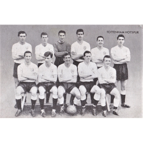 374 - Tottenham Hotspur - 1961 Team photo, Victor Magazine, No.1, Star Teams of 1961