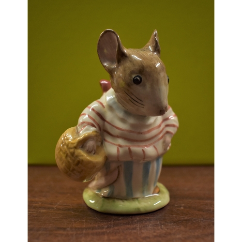 522 - Beatrix Potter Mrs. Tittlemouse Figurine made by F. Warne & Co., Beswick, England, Copyright 1948, m... 