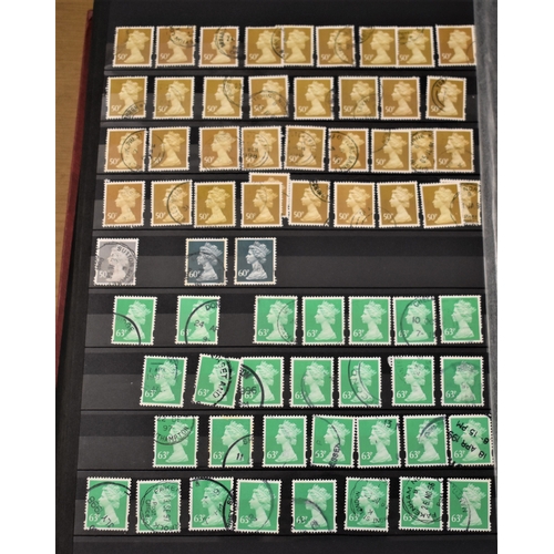 247 - Great Britain - A large sorted stock of used Machins housed in two large 36 page Lighthouse stockboo... 