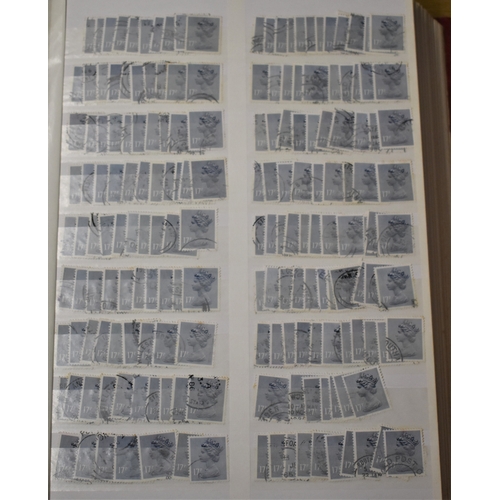 247 - Great Britain - A large sorted stock of used Machins housed in two large 36 page Lighthouse stockboo... 